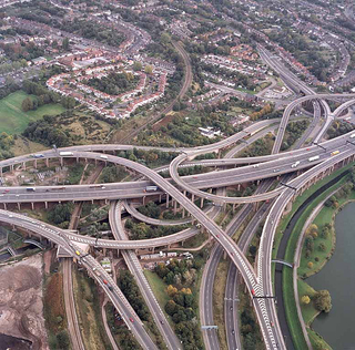 Illustration for article titled The World's 18 Worst Intersections And Interchanges
